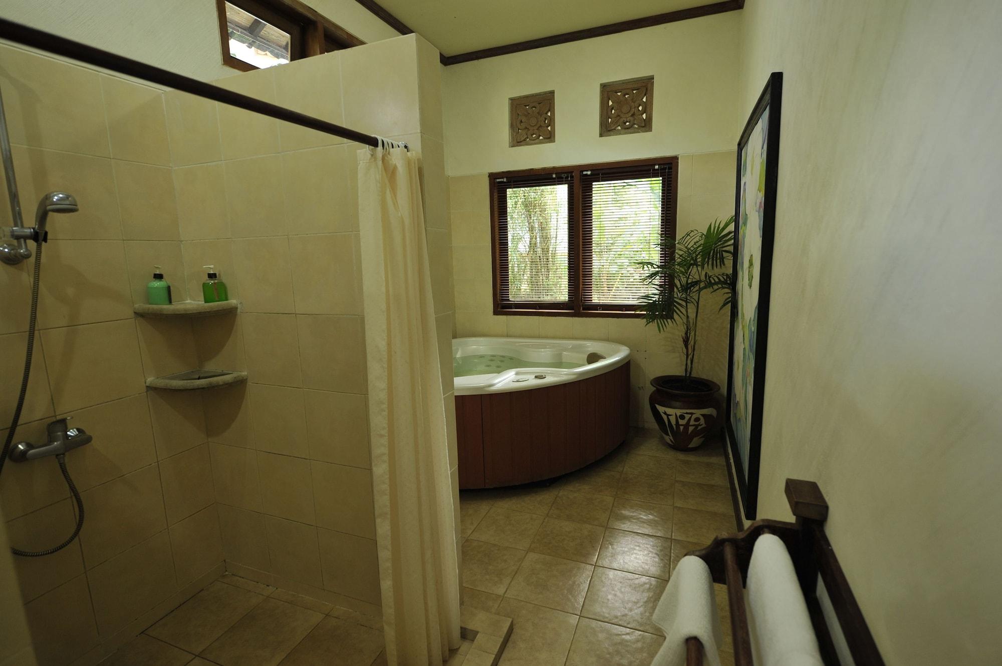 Alam Sari Keliki Resort & Spa Тегаллаланг Экстерьер фото